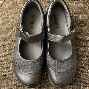 🐾Alegria totally adjustable strappy flats